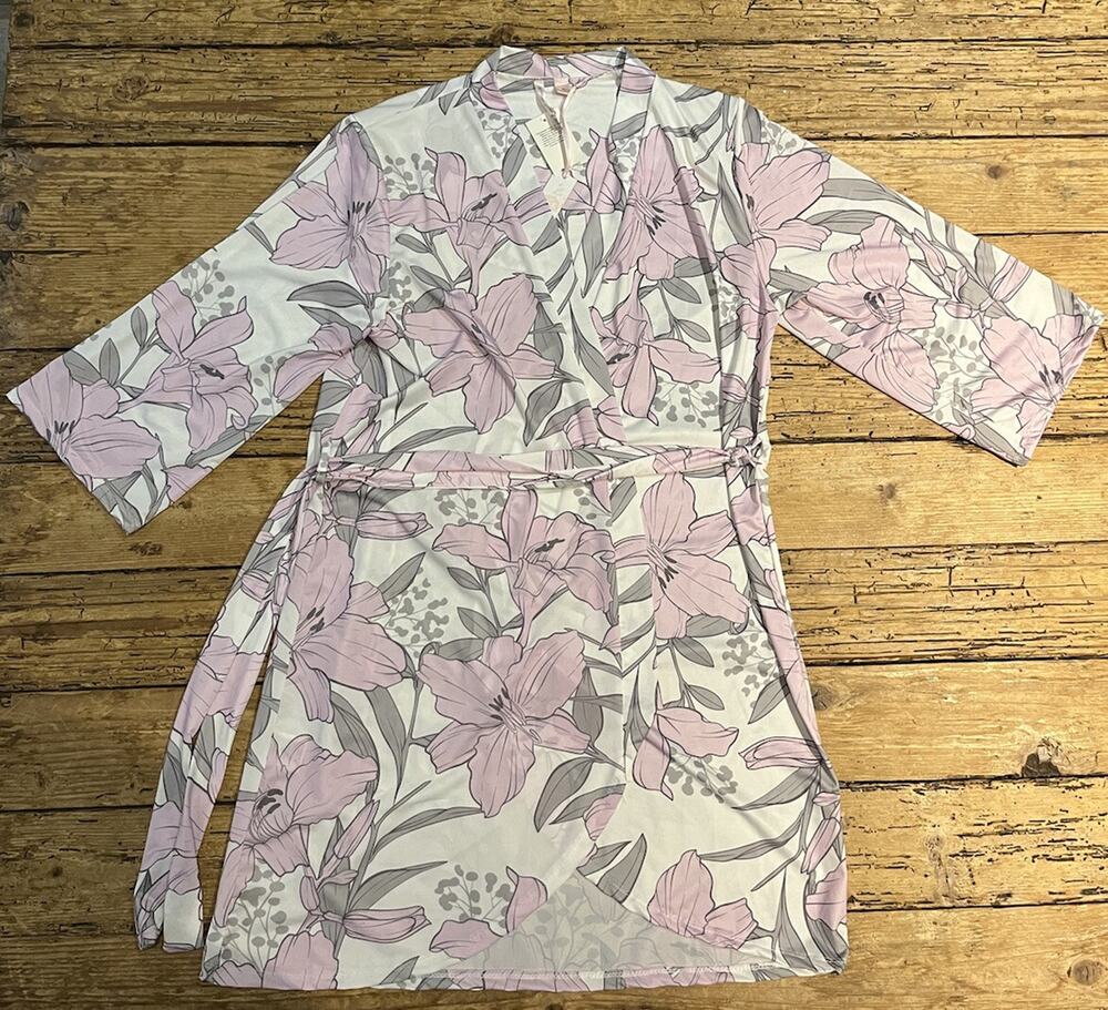 Body Touch Women’s Size S Floral Print Short Kimono Robe NWT